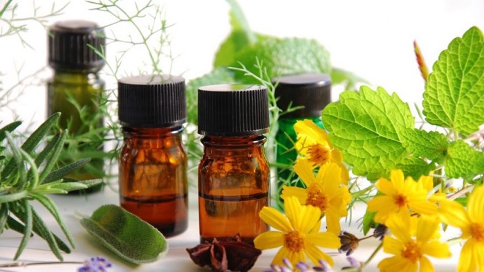Moms love essential oils, but are they safe? 